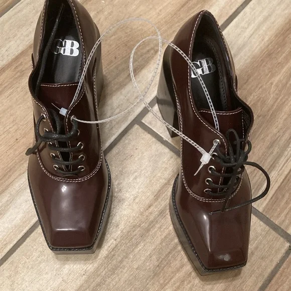 Gianni Bini Women's
Mazzen Oxford - Picture 3 of 8